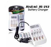 Мрежово зарядно JB-212 за акумулаторни батерии AA (R06), AAA (R03),