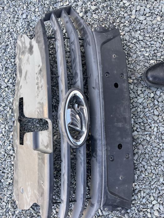 Продам решетки на ладу весту