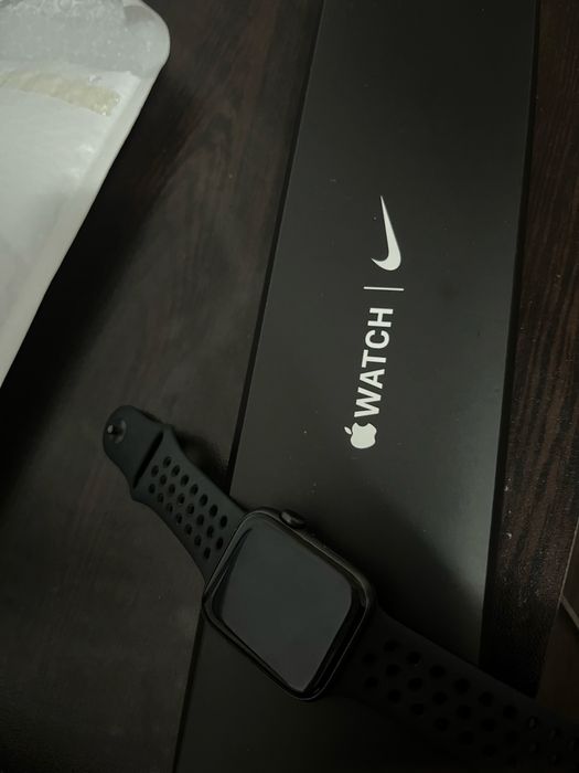 Apple Watch SE Nike Edition 44 mm
