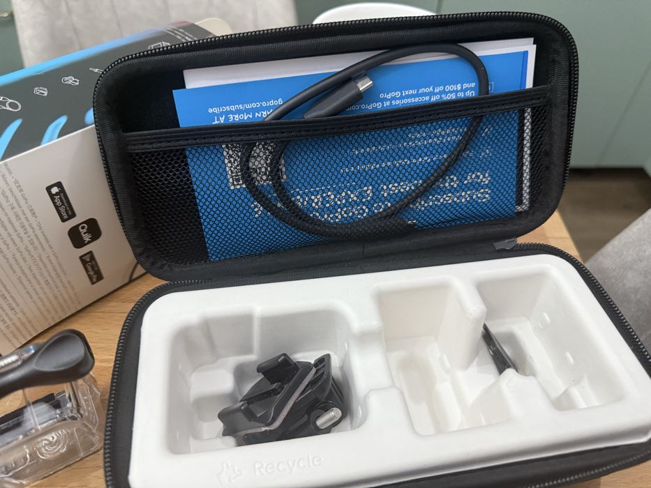 Gopro hero 10 ca nou impecabil cu accesorii!