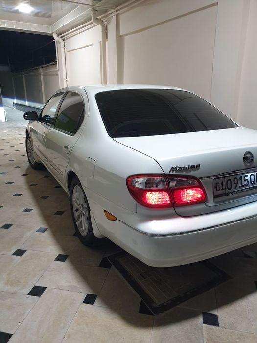 Nissan maxima sotiladi