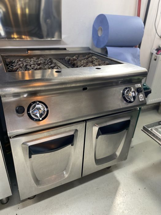 Grill pe gaz cu roca vulcanica