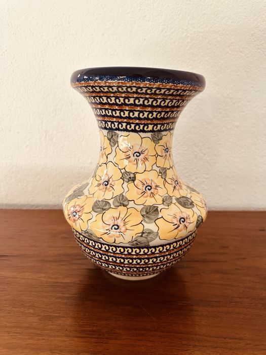 Ръчно рисувана керамична ваза Bolesławiec – UNIKAT, подпис Anna Bojko