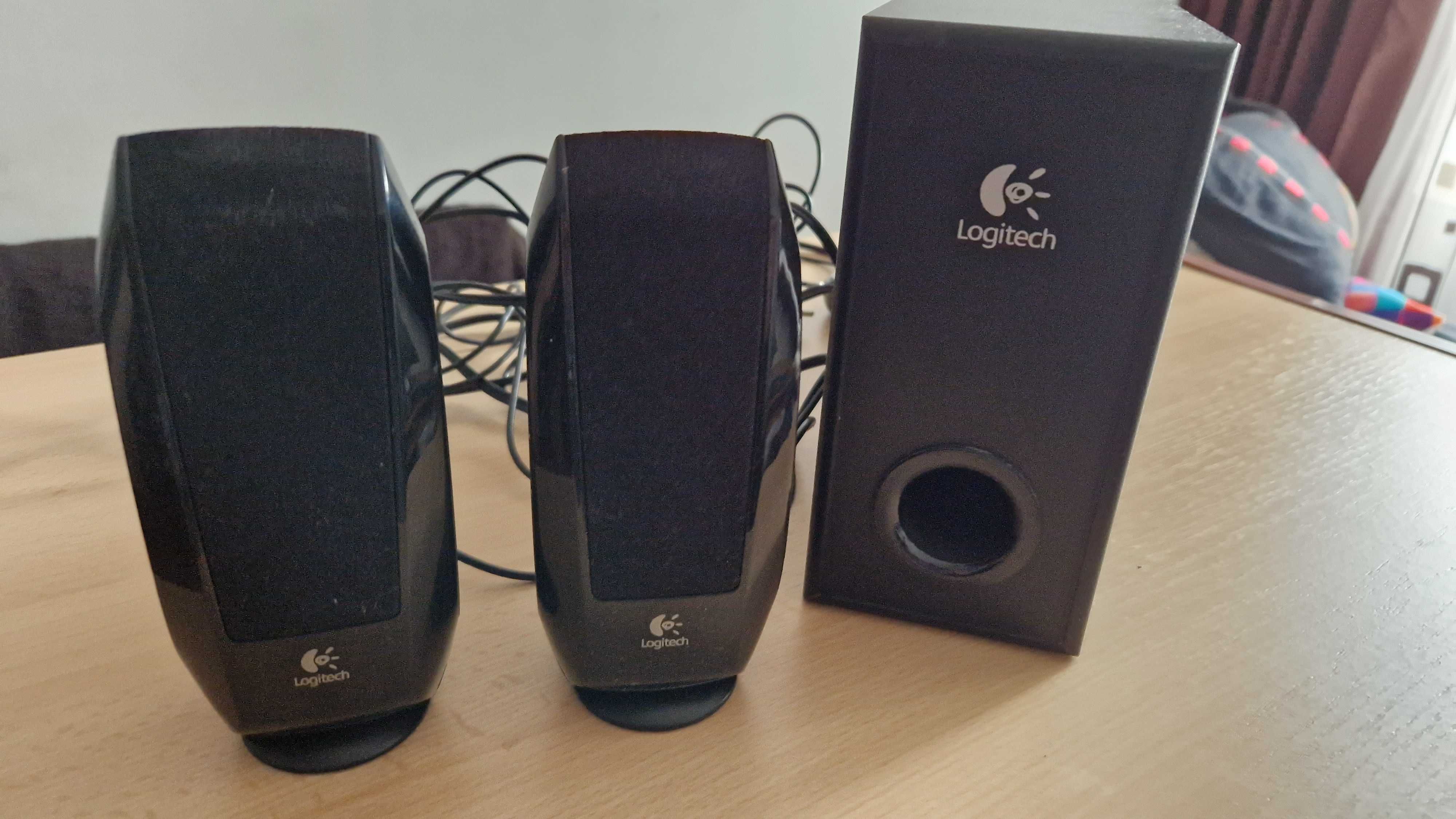 Logitech sistem audio 2+1