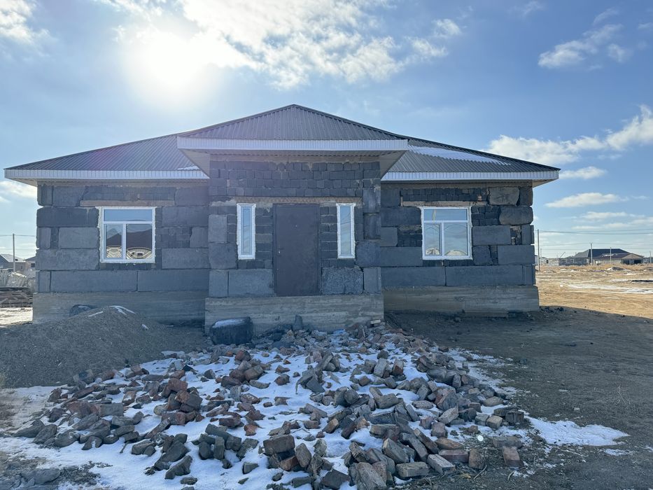 Жер үй сатылады  .