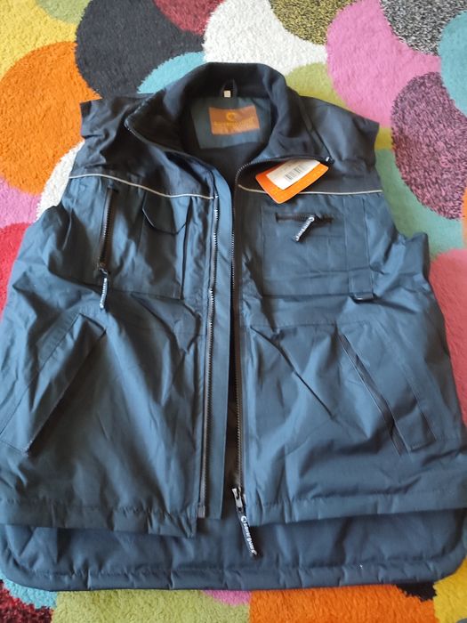 Vând vestă nouă Coverguard