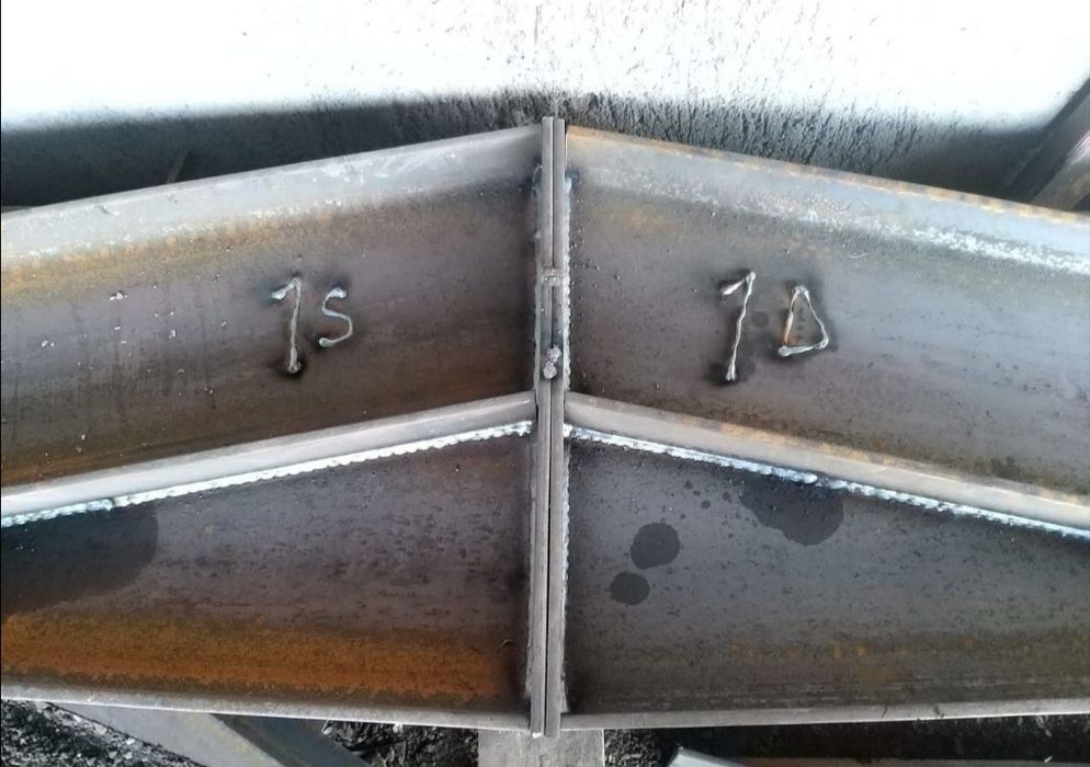 Vând structuri metalice