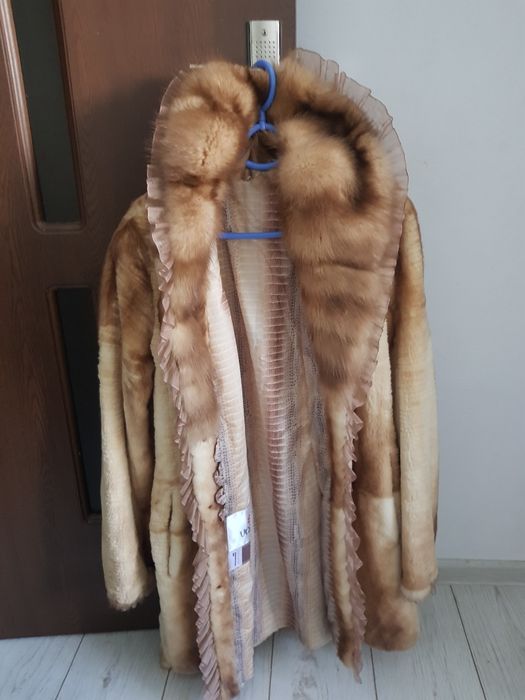 Haina de blana de nurcă noua cu etichetă