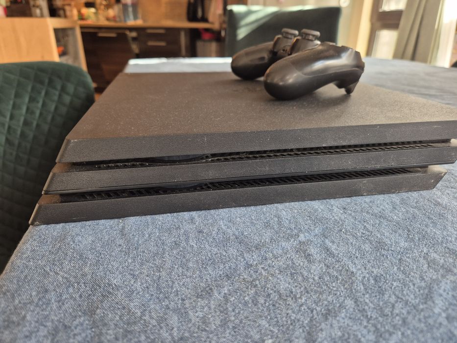 Playstation 4 pro 1TB + джойстик dualshock 4