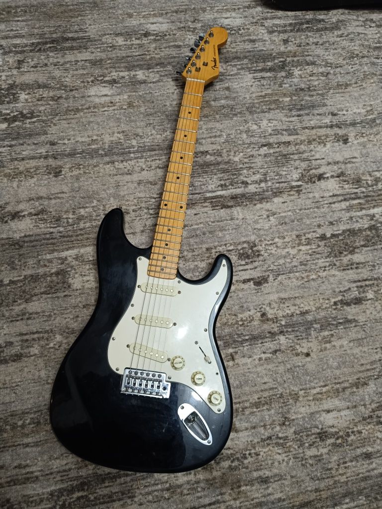 Fender stratocaster copy с кленовым грифом