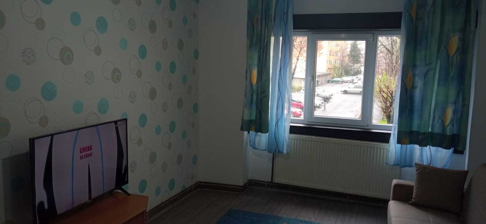 Vand apartament o camera Decebal
