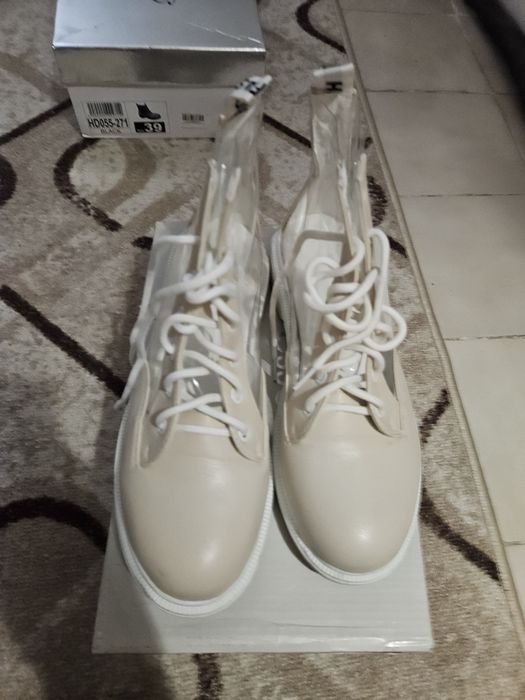 Боти черни и бели 39