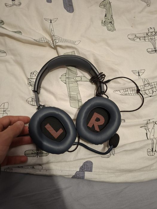 Геймърски слушалки JBL с микрофон
