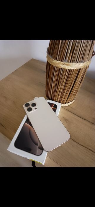 Iphone 16 pro max Desert Titanium