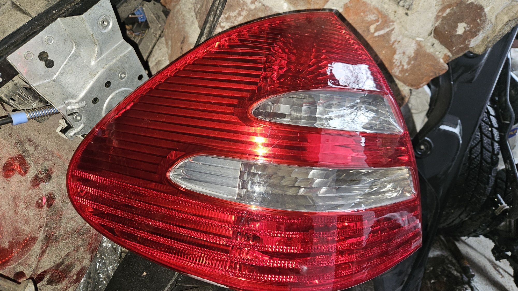 Ляв и Десем стоп за Мерцедес w211