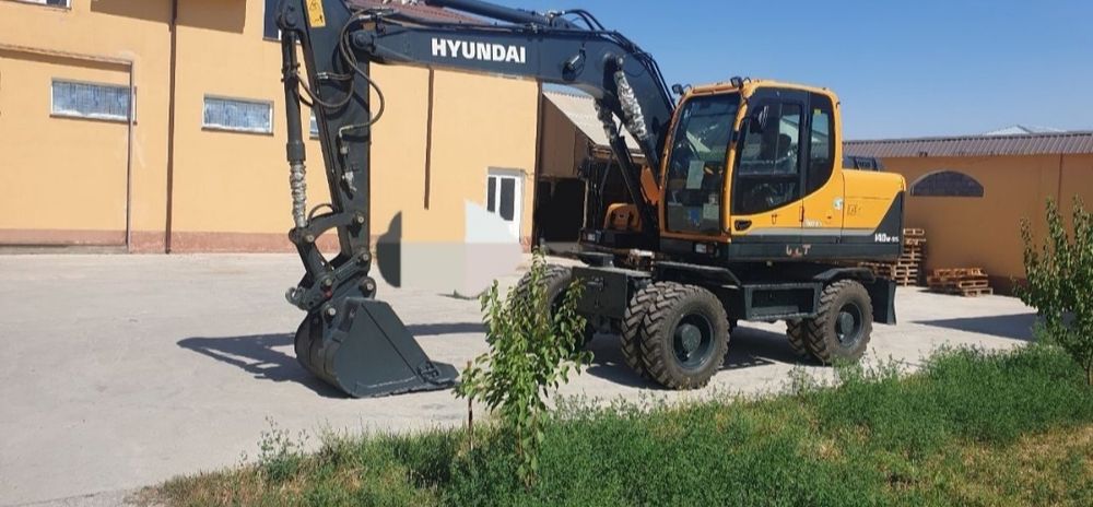 HYUNDAI 140 экскаватор сотилади
