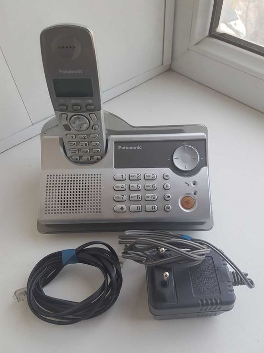 Цифровой беспроводной телефон с автоответчиком Panasonic KX-TCD235RU