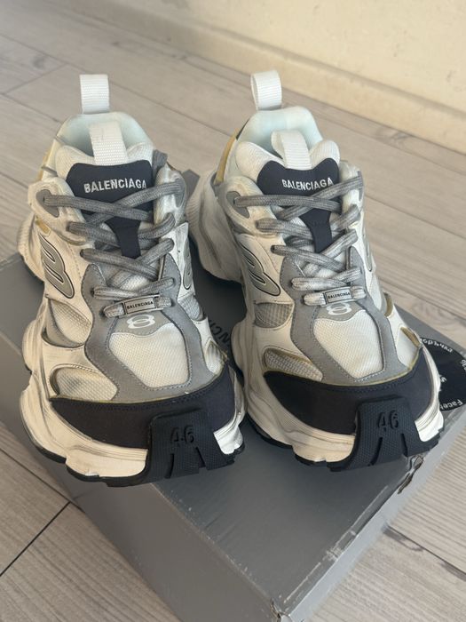 Balenciaga cargo 2025