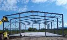 Hale metalice 8m latime x30 m lungime  x 4 m strasina  din ipe 180
