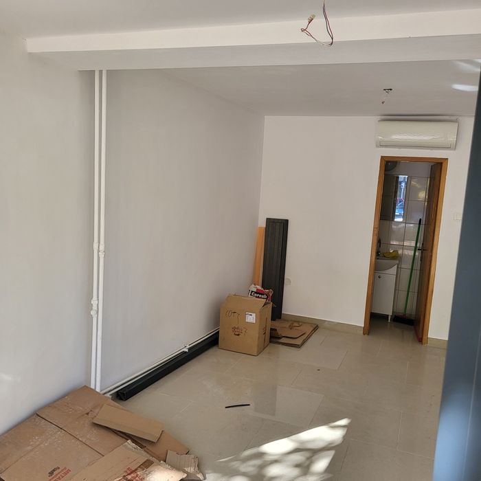 Ofer pt închiriat spațiu comercial aproximativ 35 m pătrați