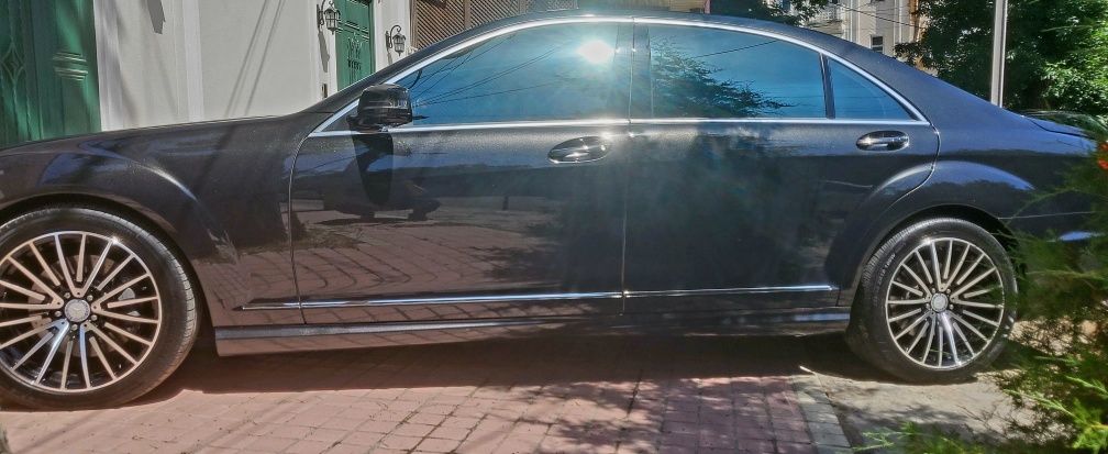Prodayotsa Mersedes benz W221