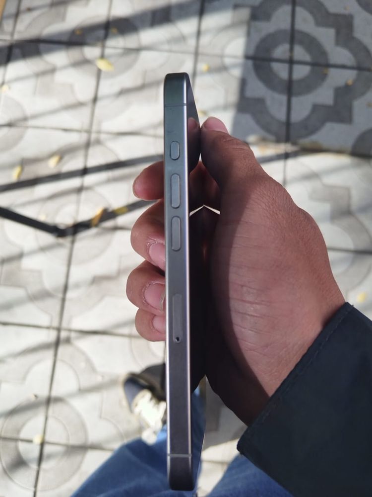 Iphone 15pro в илеальном состоянии