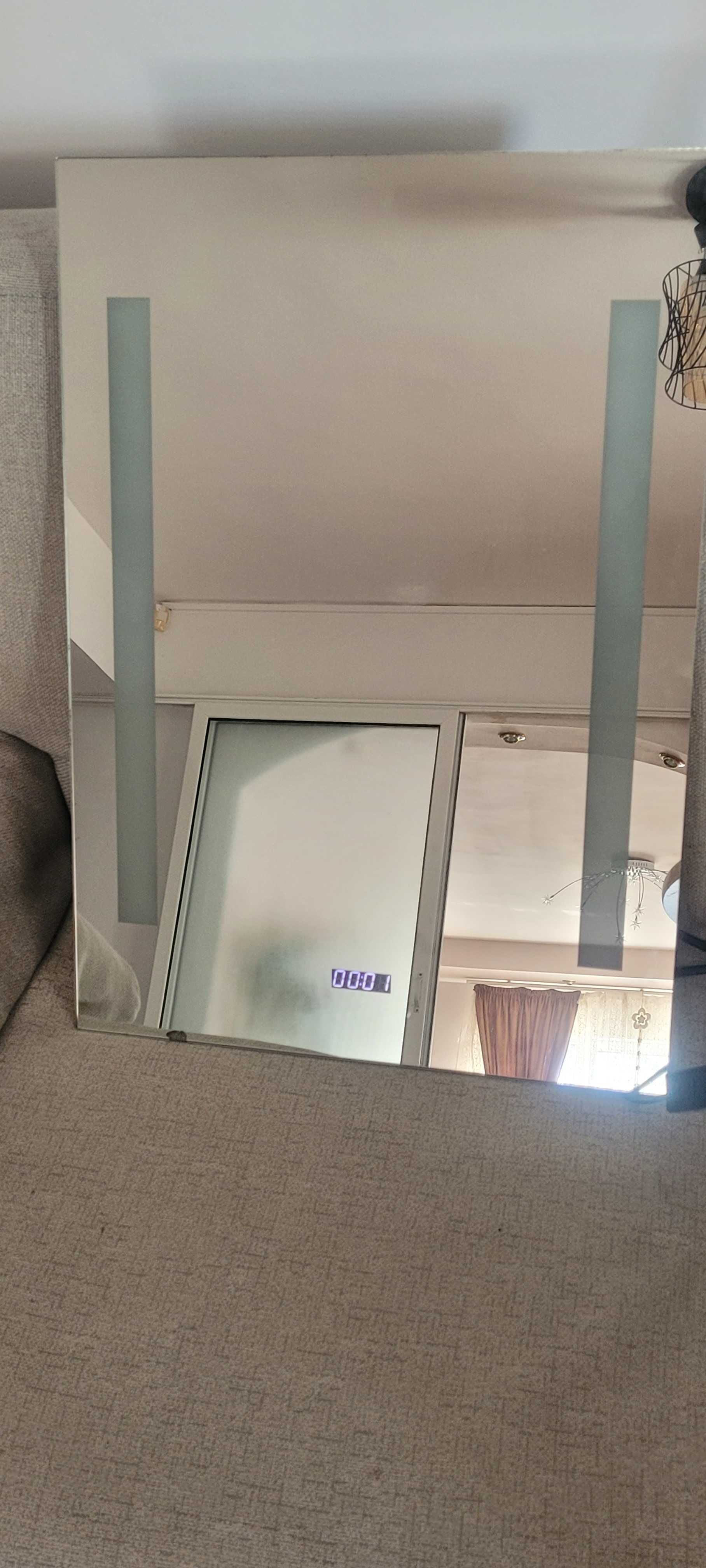Oglindă baie cu ceas si lumini led