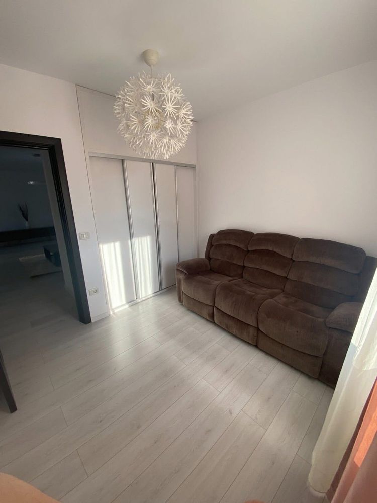 Apartament 3 camere de inchiriat