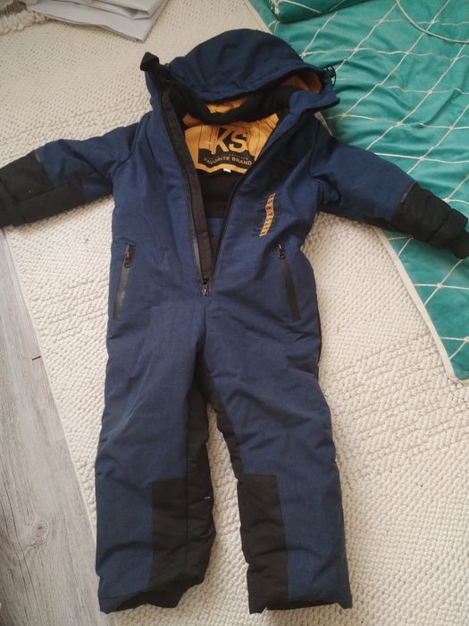 Отдам классный зимний комбинезон на 3-5лет