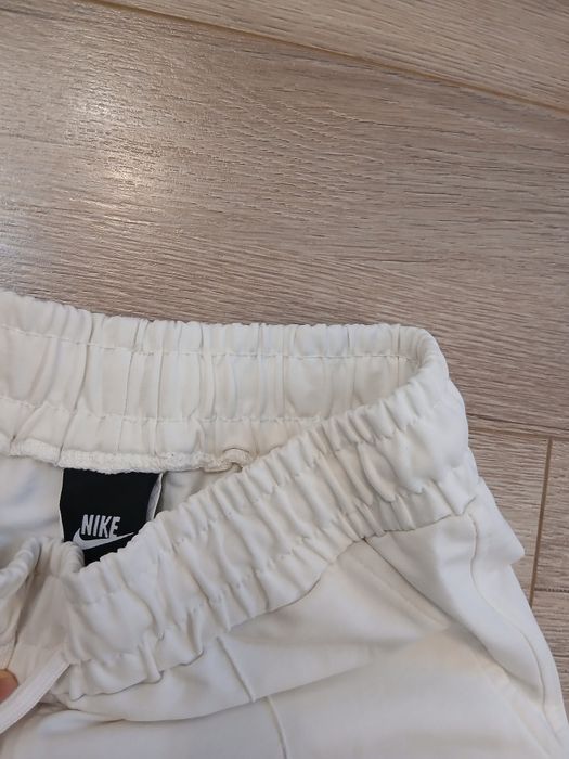 Дамско долнище анцунг Nike