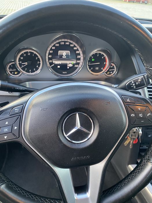 Mercedea e 220 AVANGARDE 2012 2.2 l diesel
