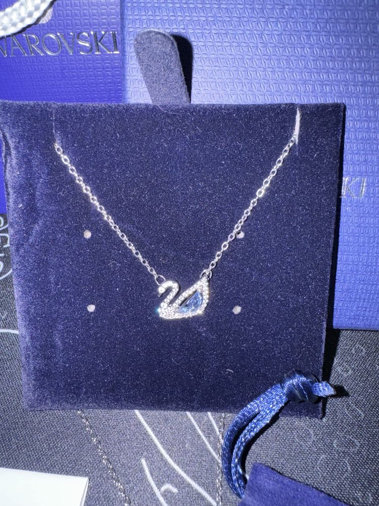 Lantisor Swarovski lebada albastru