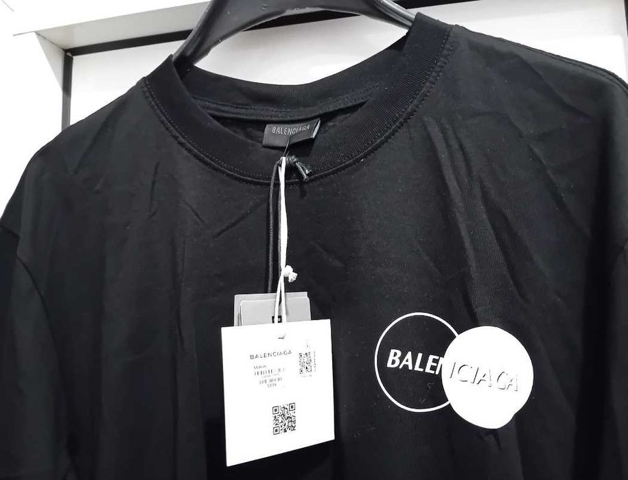 Чисто нова оригинална тениска Balenciaga