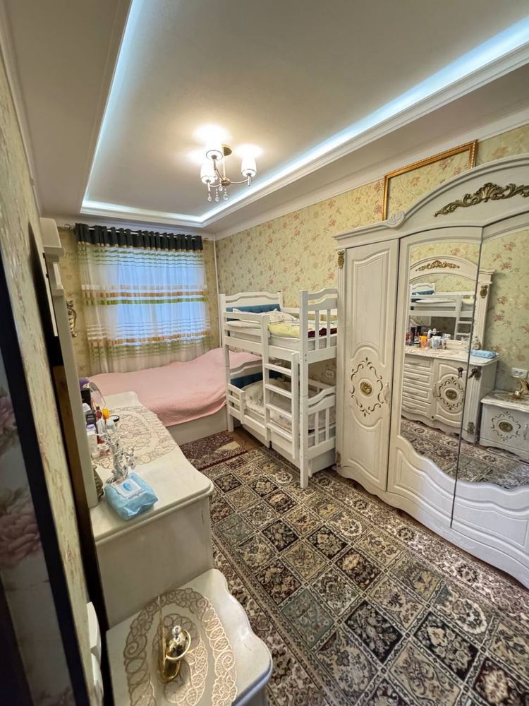 2/2/4 Чиланзар12. Срочно продаю.