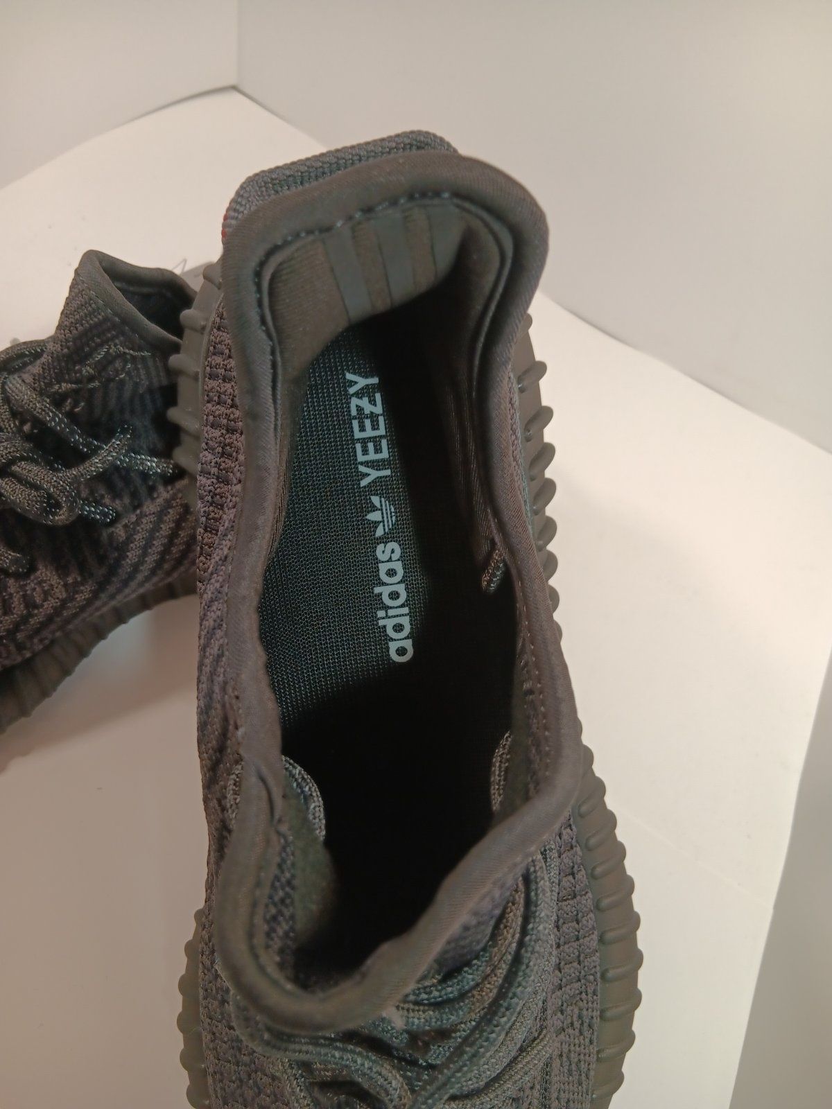 Yeezy 350. Обувки