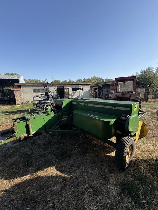 Vand presa de balotat John Deere, Balotiera
