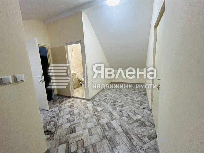 Самостоятелна къща с атрактивна локация!