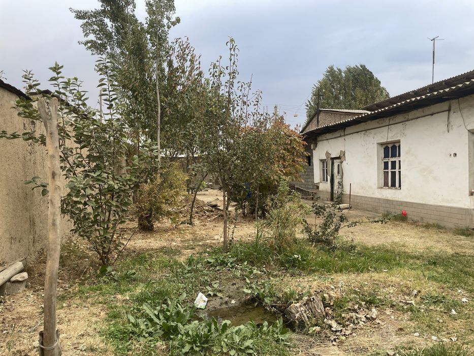 Nazarbekda yer hisobida sotiladi srochna