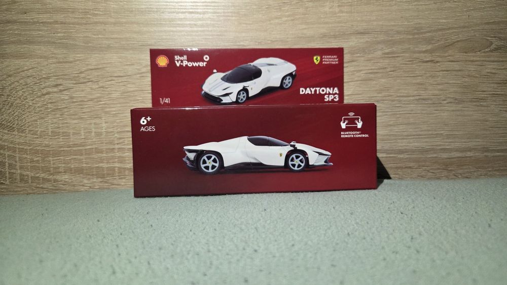 Продавам колекционерска количка Ferrari SP3 Daytona на Shell/Шел 1:41