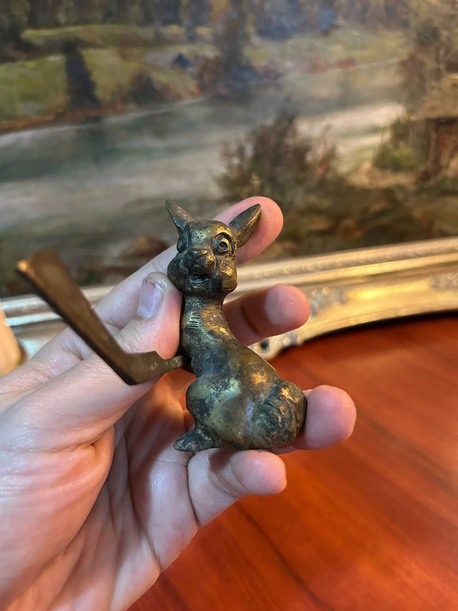 DN036 277g Figurina iepuras de alama de 8cm h 11 cm latime