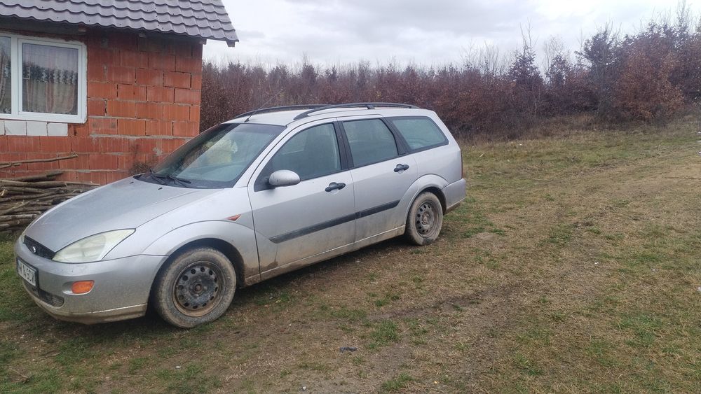 vand ford focus 1.6 benzina 16 V sau dezmembrez