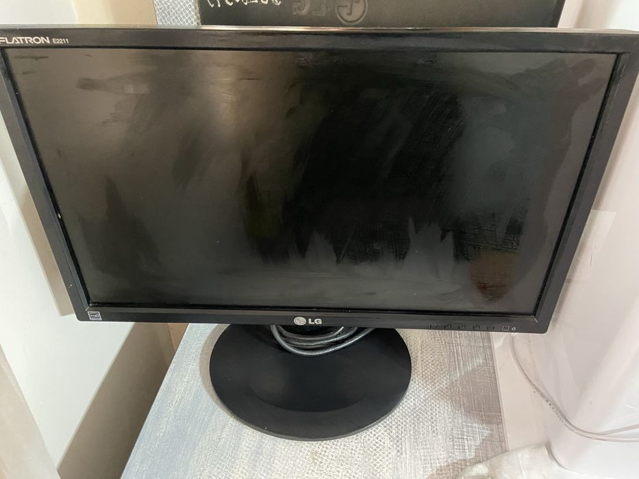 Монитор LG 21 FULL HD