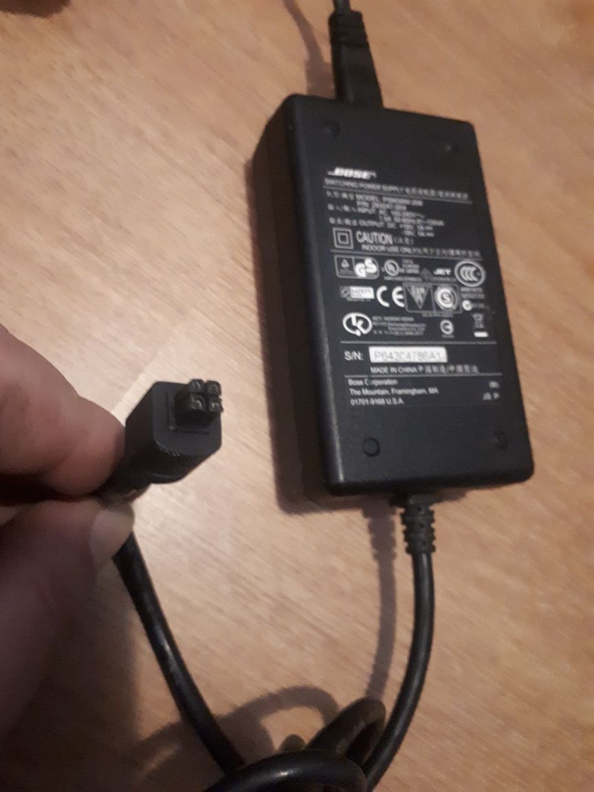 Încărcător Bose 18V 1A