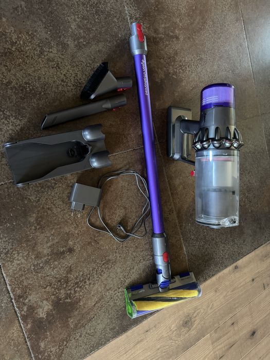 Aspirator vertical Dyson V11 Advanced 545 W laser