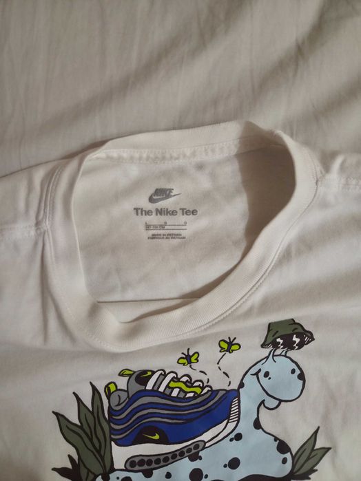 Продавам nike тениска