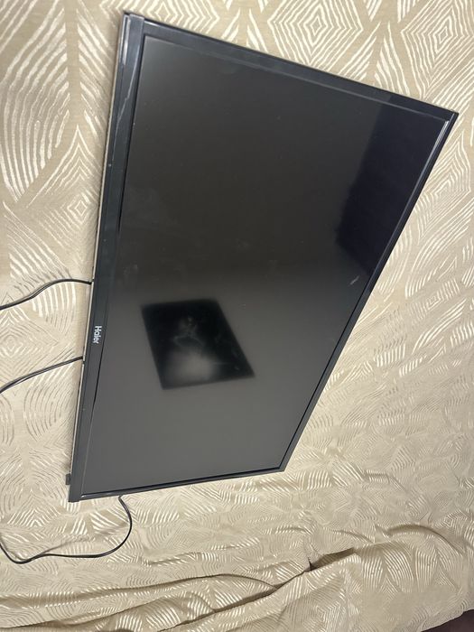 Продам телевизор HAIER LE32B8000T