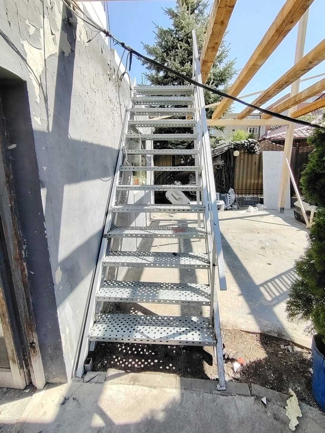 Scări metalice galvanizate la orice demisiune asiguram transport ori u