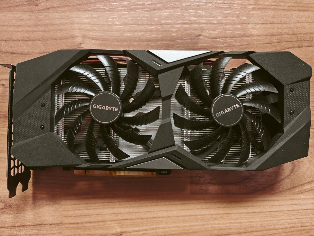 Gtx 1660 ti, 6gb gddr 6/192 bit.