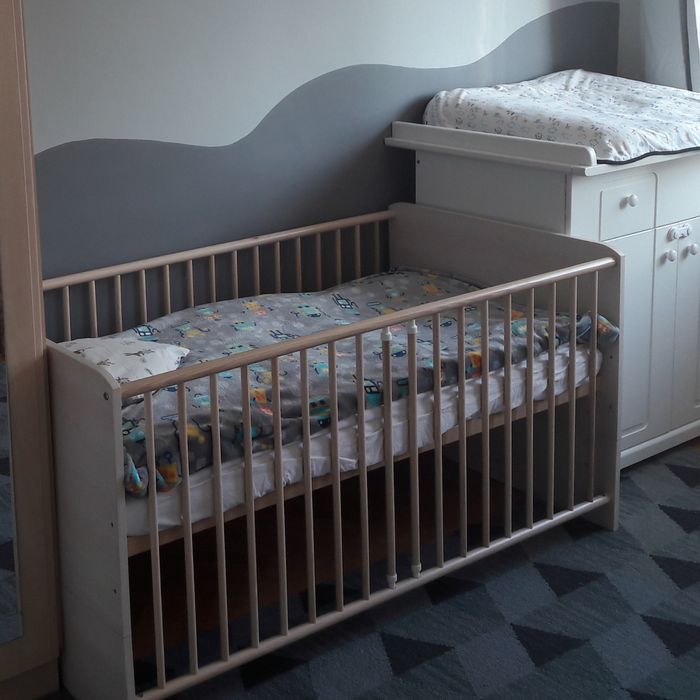 Patut copil 140x70, cu gratii de lemn, reglabil pe inaltime, cu saltea