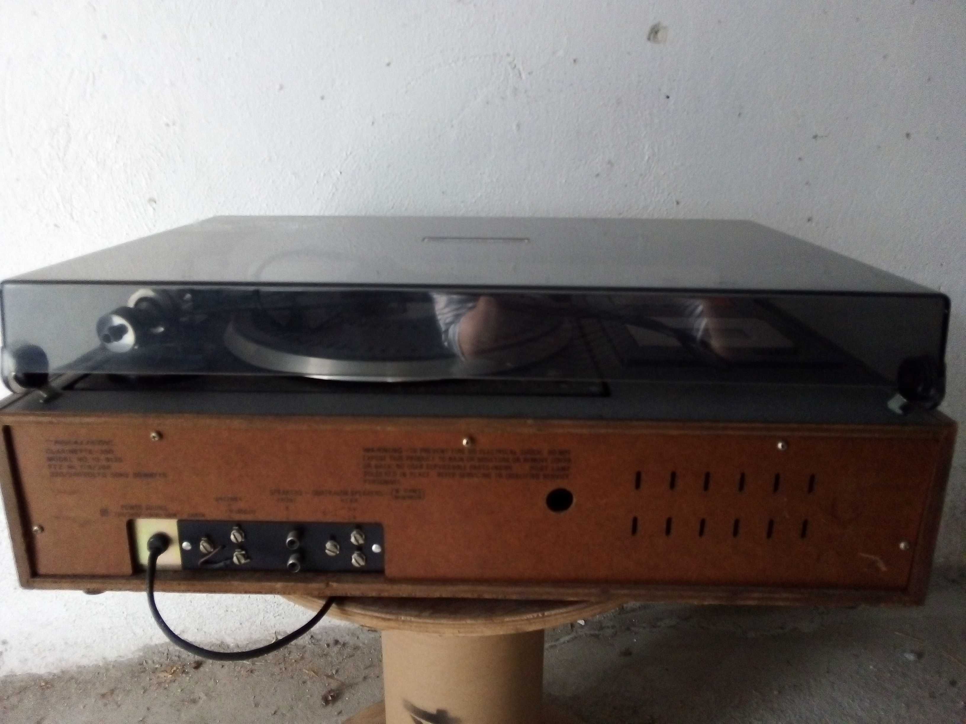 REALISTIC CLARINETTE 350 AM/FM radio cassette record player